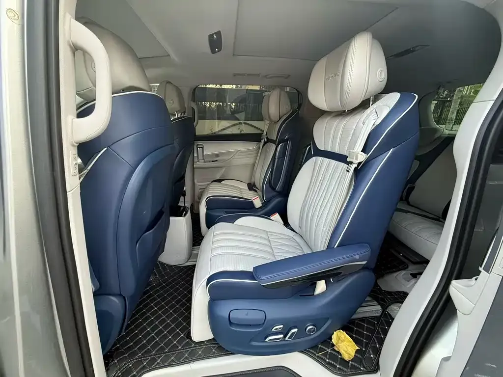Roewe iMAX8 — фото 4