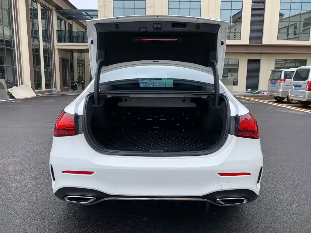 Mercedes-Benz A-Class — фото 10
