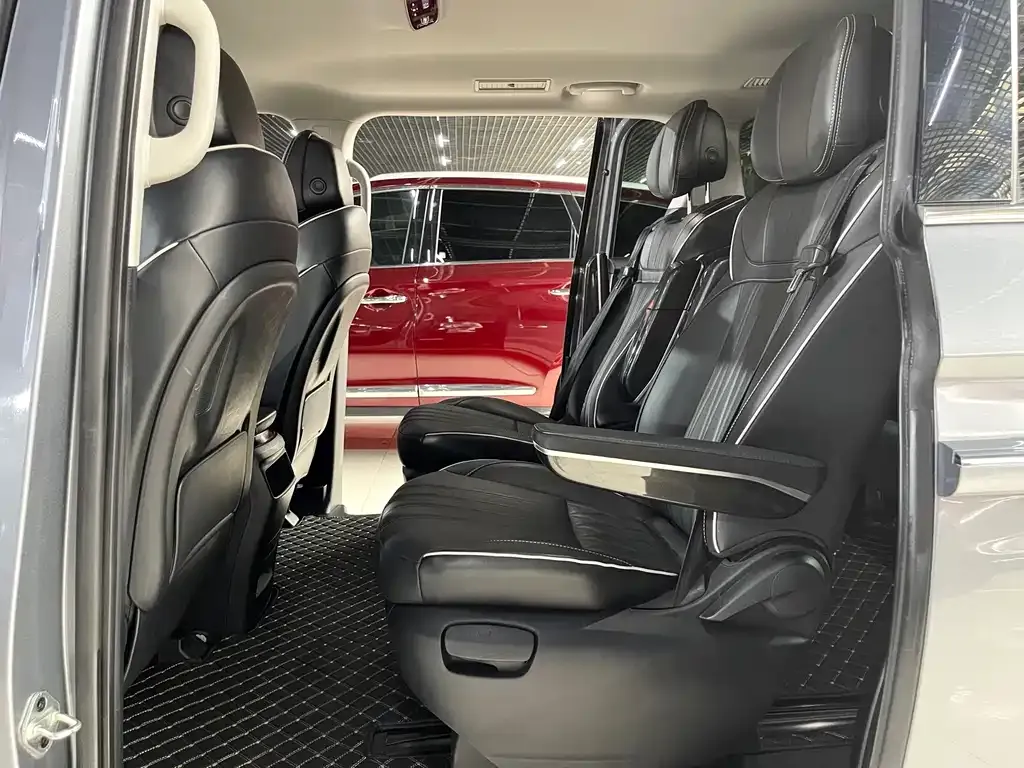 Roewe iMAX8 — фото 2