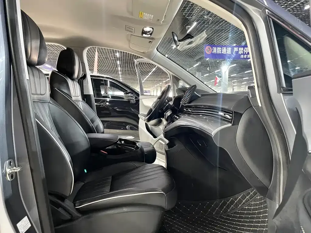 Roewe iMAX8 — фото 5