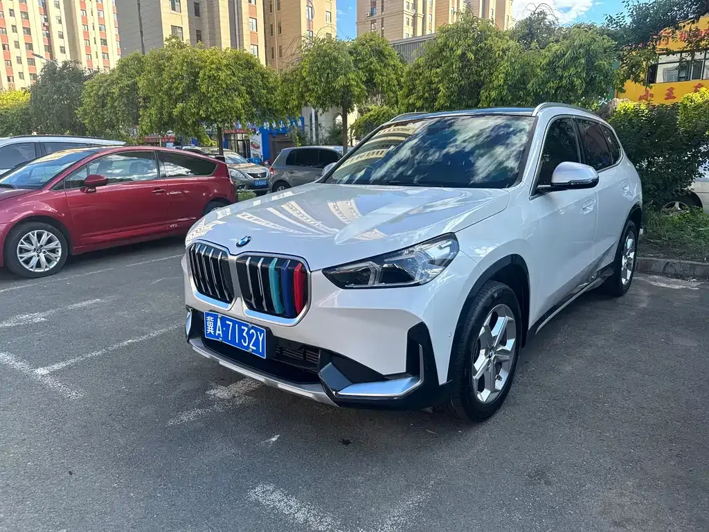 BMW X1 — фото 1