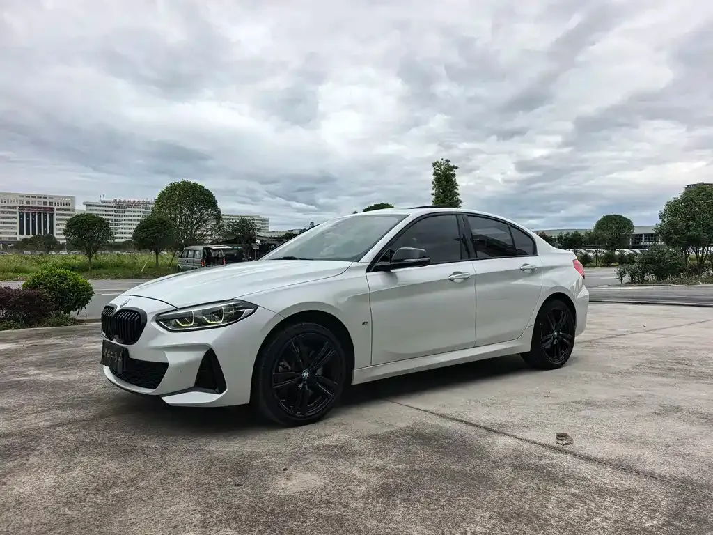 BMW 1 Series — фото 1