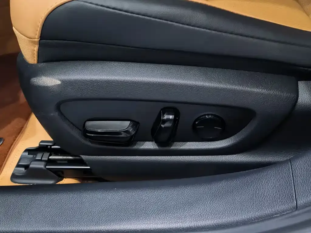 Lexus ES — фото 10