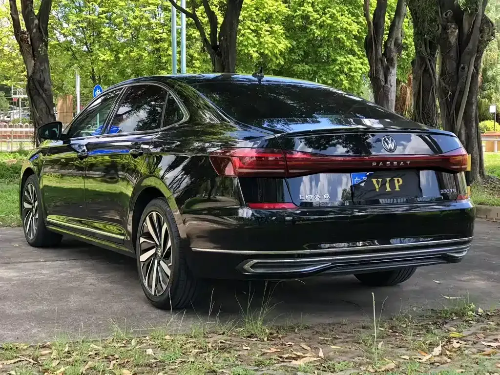 Volkswagen Passat — фото 7