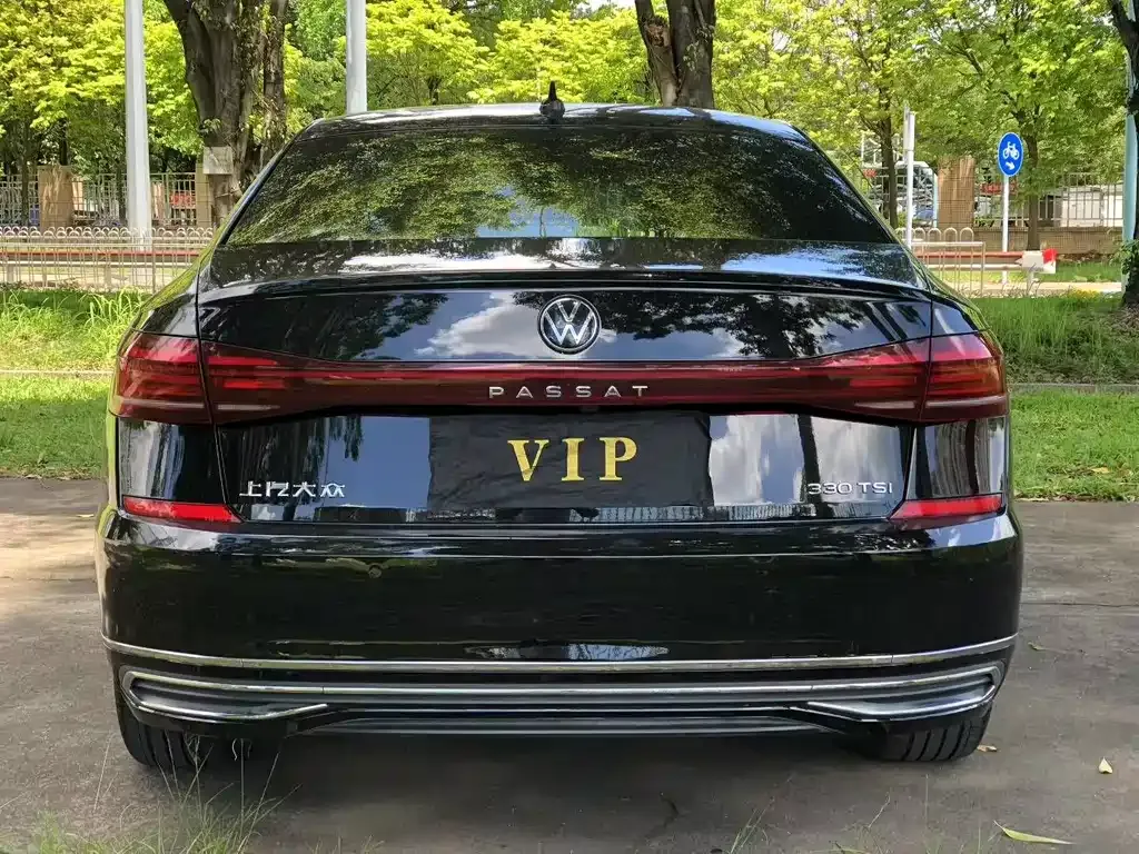 Volkswagen Passat — фото 8