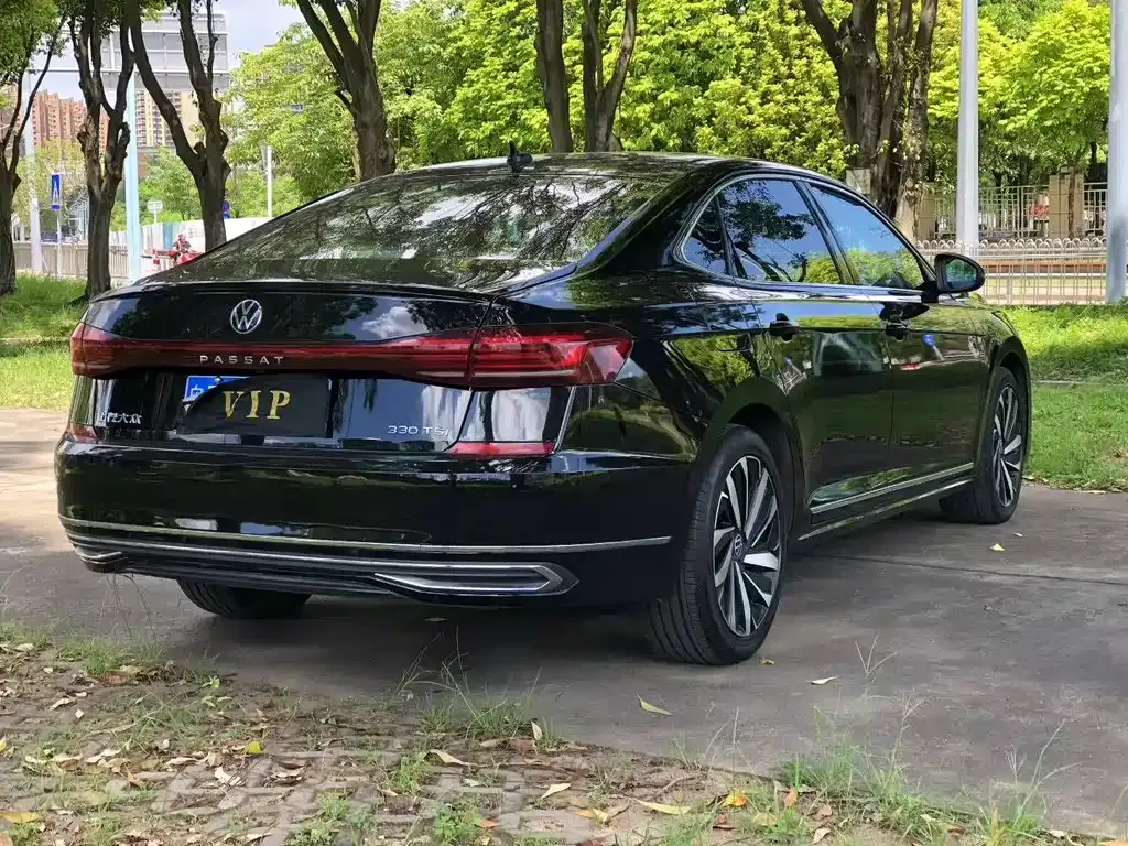 Volkswagen Passat — фото 6