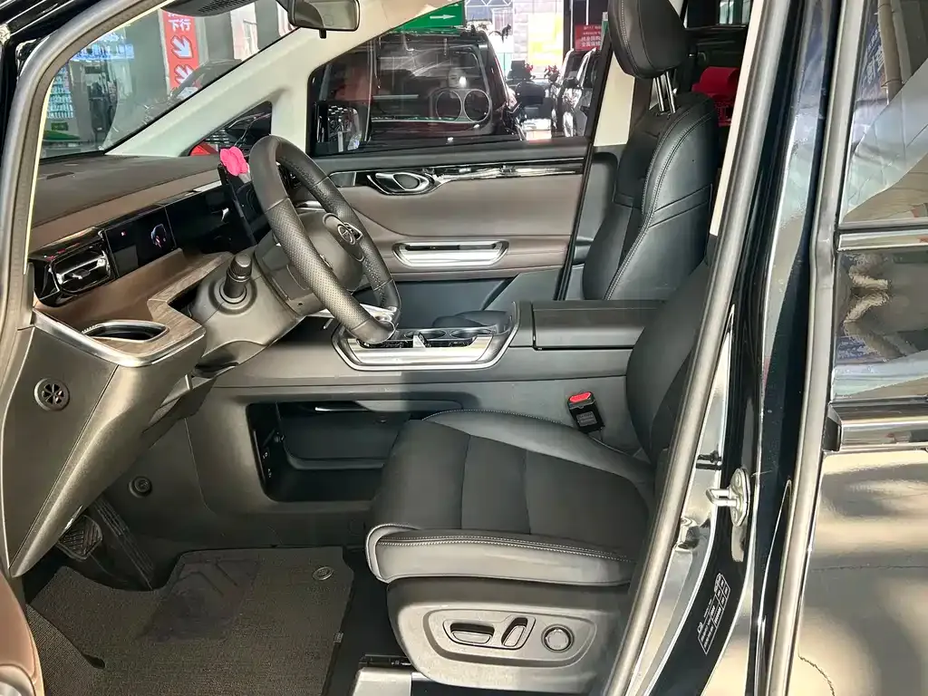 GAC Motor Trumpchi E8 — фото 6