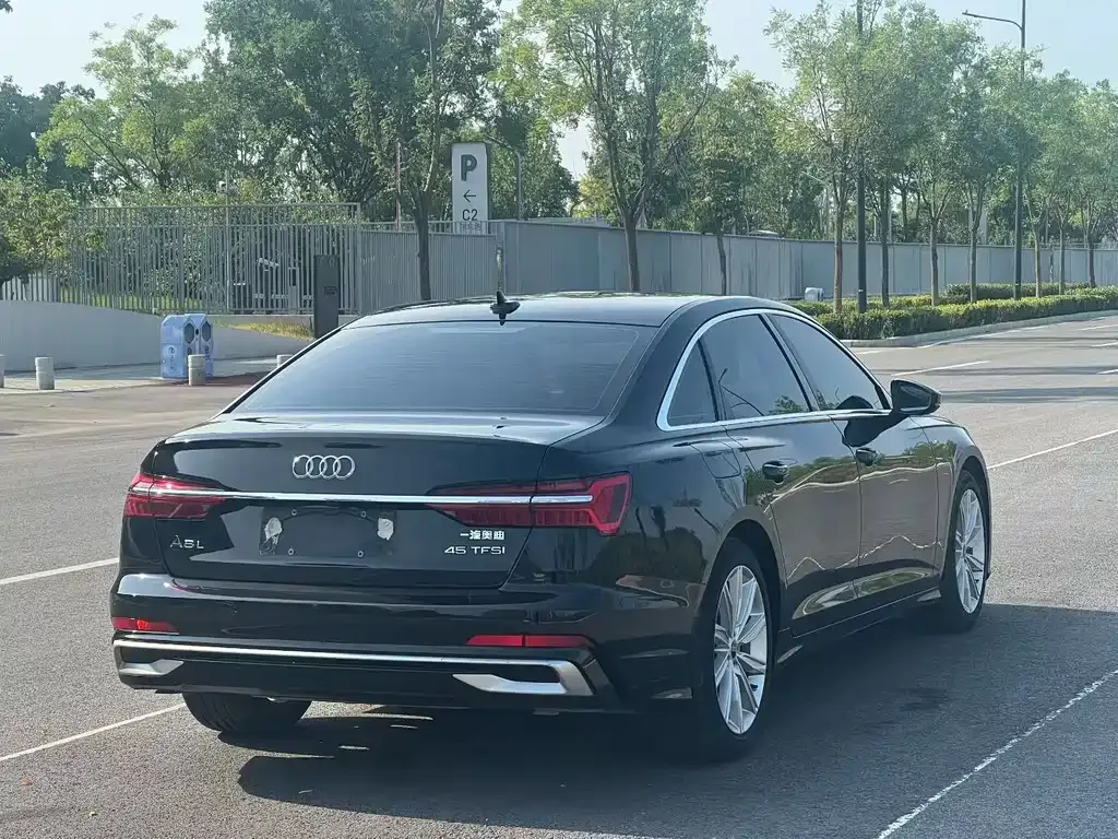 Audi A6L — фото 2