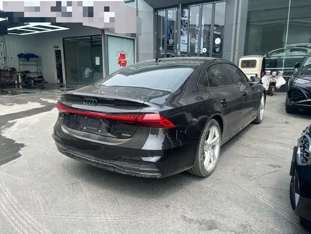 Audi A7L — фото 2