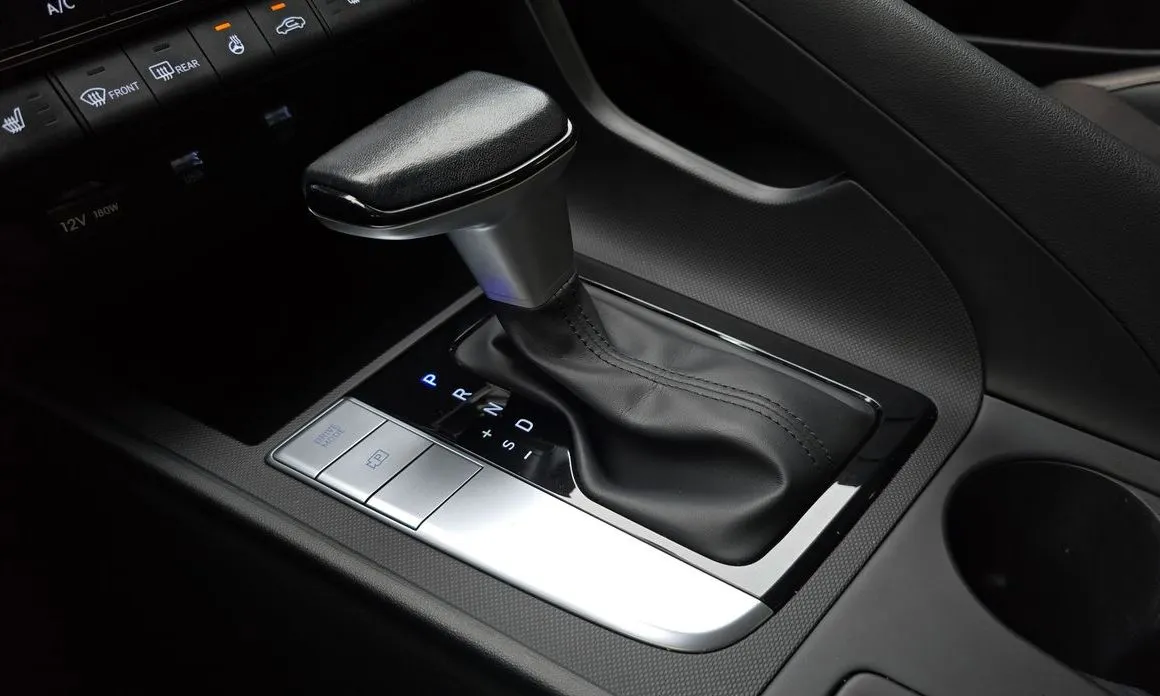 Hyundai AVANTE — фото 3