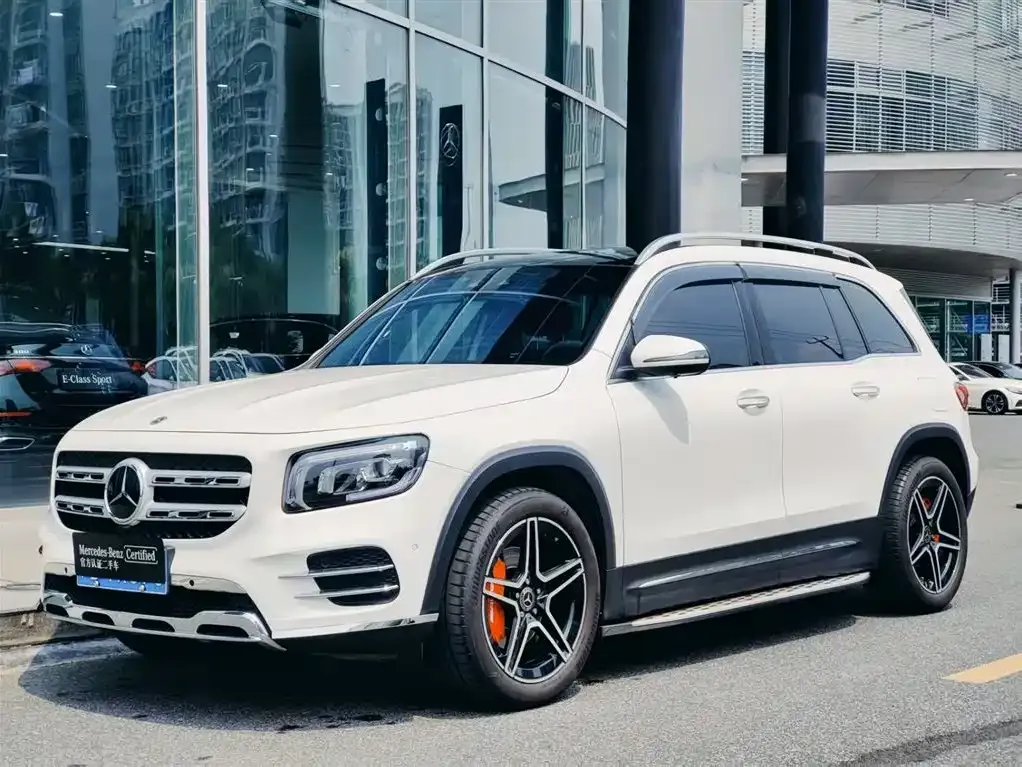 Mercedes-Benz GLB — фото 1