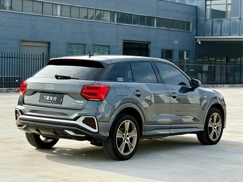 Audi Q2L — фото 2