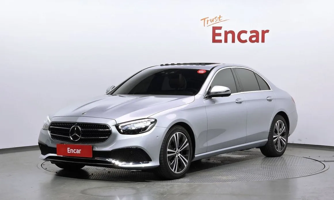 Mercedes-Benz E-Class — фото 1