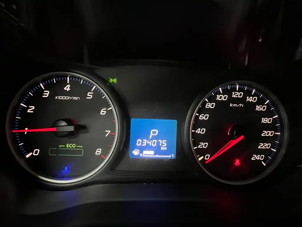 Mitsubishi Outlander 2022 из CN, фото 2