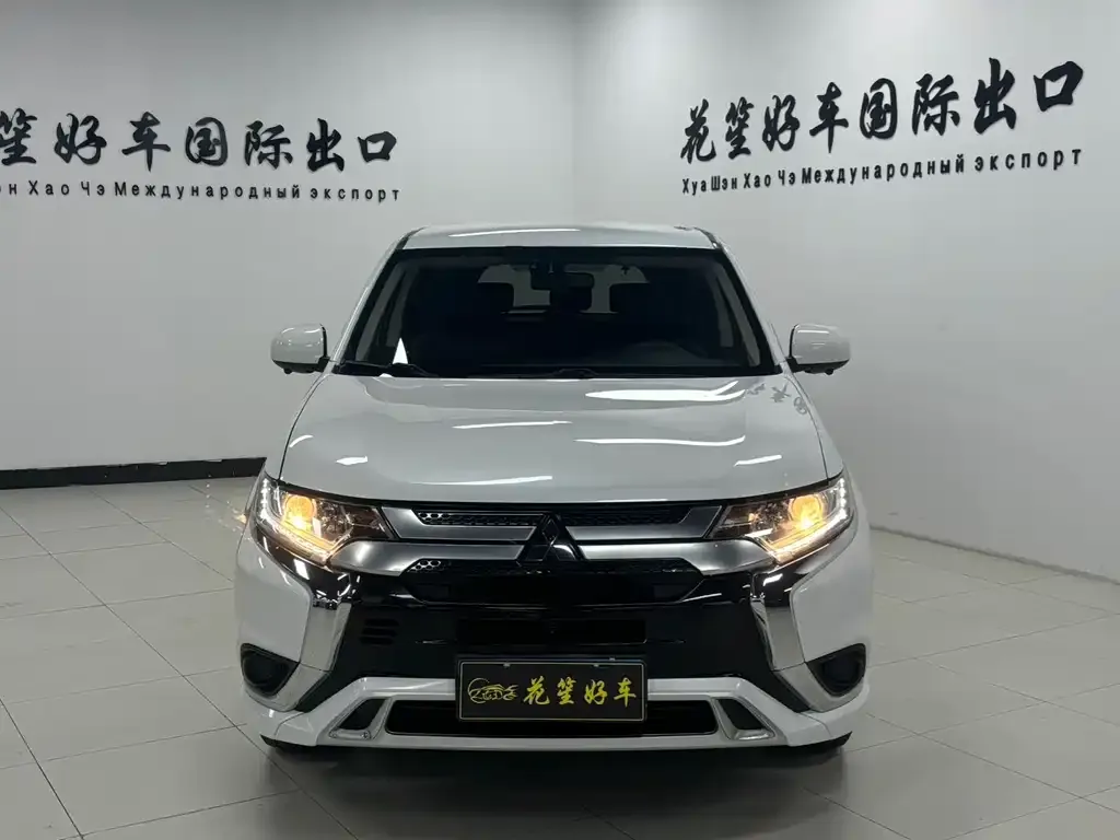 Mitsubishi Outlander 2022 из CN, фото 9
