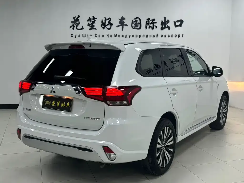 Mitsubishi Outlander 2022 из CN, фото 7