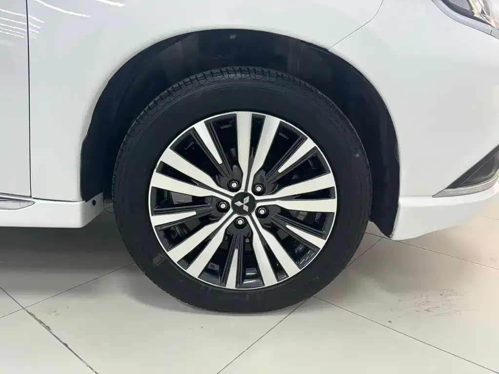 Mitsubishi Outlander 2022 из CN, фото 8