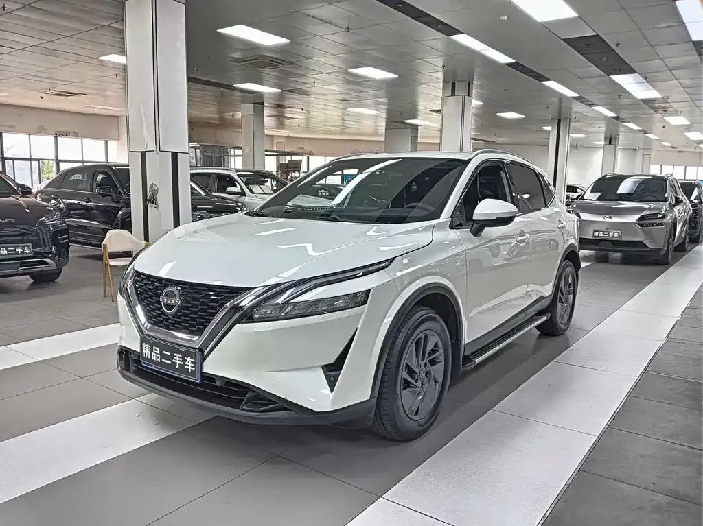 Nissan Qashqai — фото 1