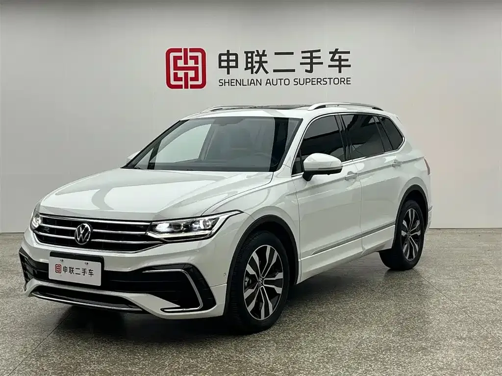 Volkswagen Tiguan L — фото 1