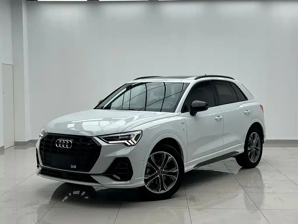 Audi Q3 — фото 1