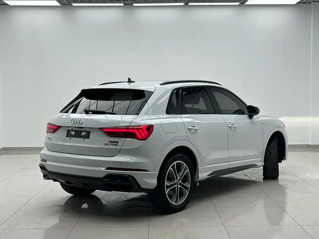 Audi Q3 — фото 3