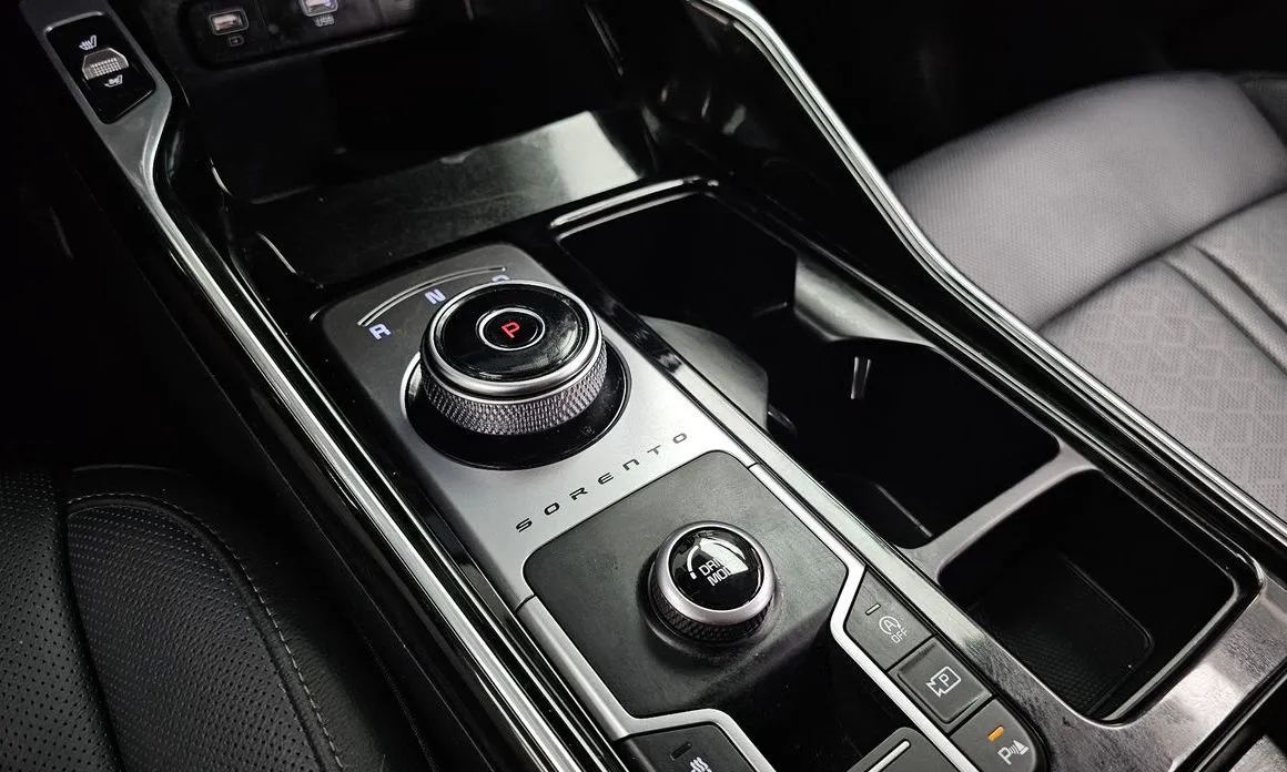 Kia Sorento — фото 7