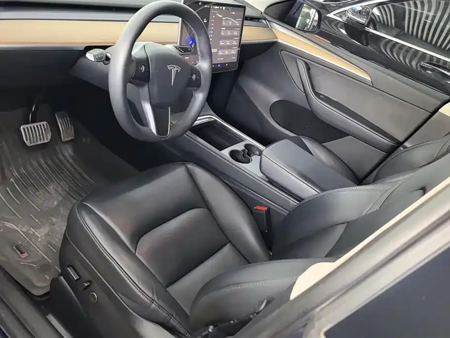 Tesla Model Y — фото 5