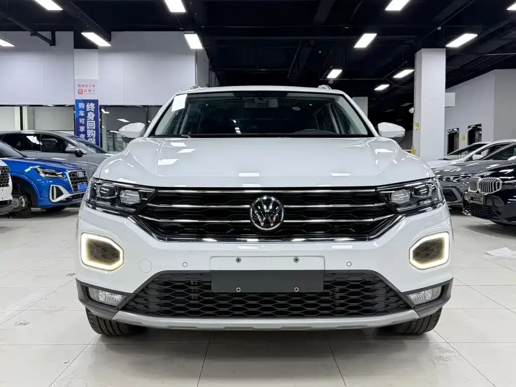 Volkswagen T-Roc — фото 8