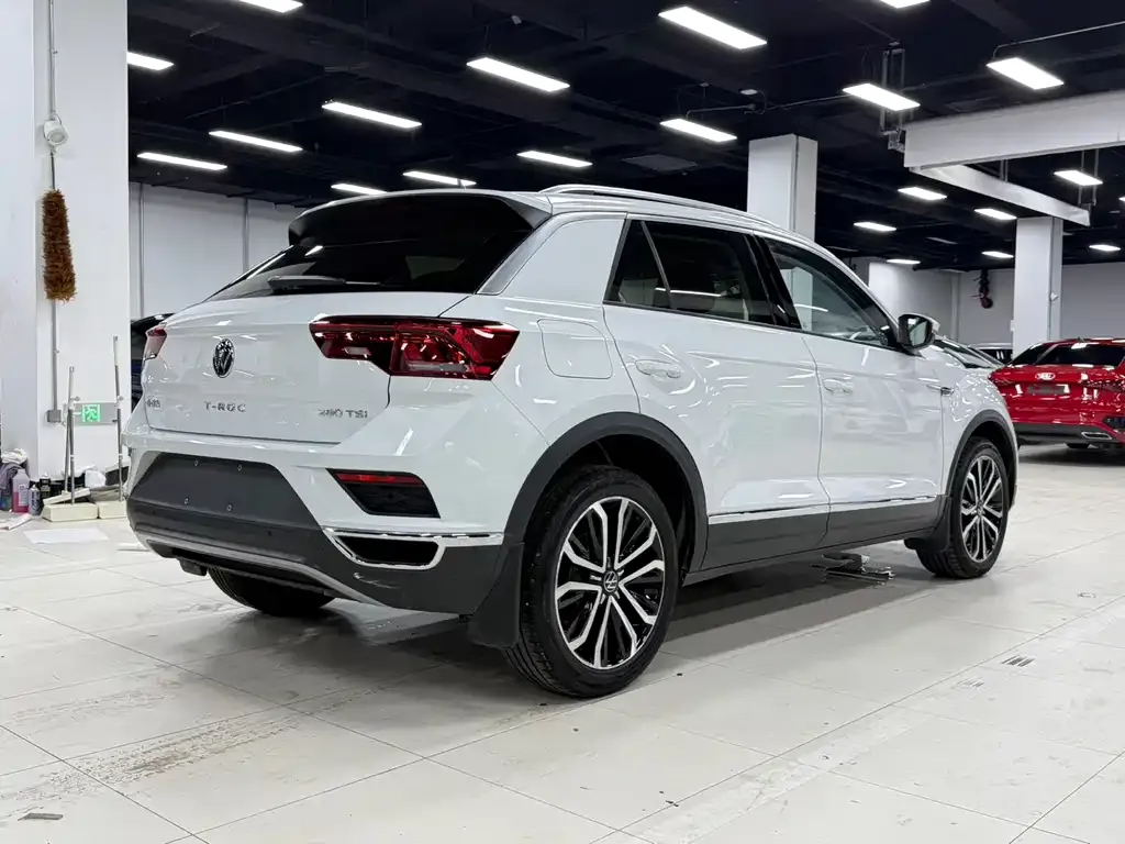 Volkswagen T-Roc — фото 4