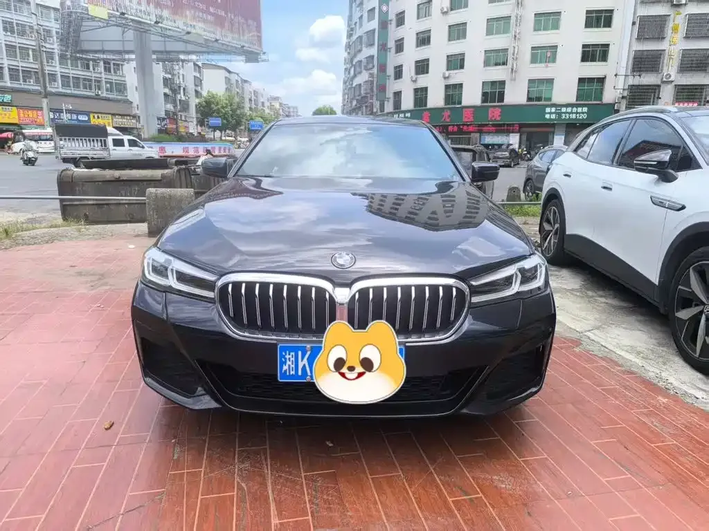 BMW 5 Series — фото 1