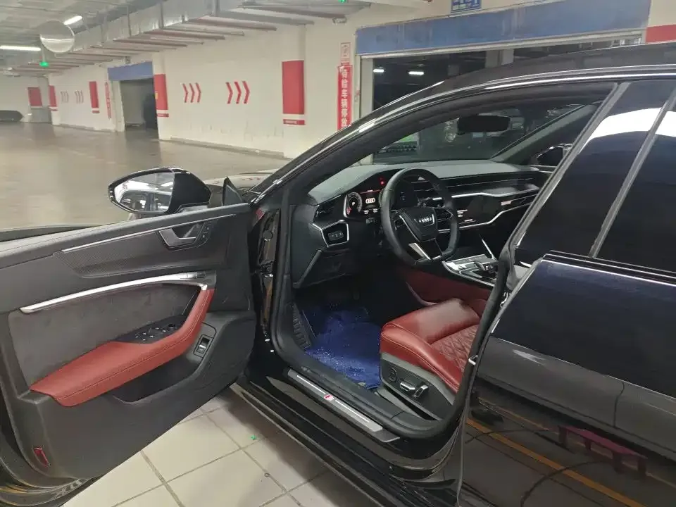 Audi A7L 2024 из CN, фото 9