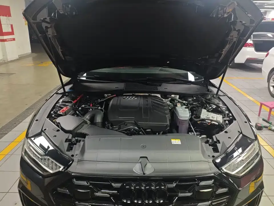 Audi A7L 2024 из CN, фото 2