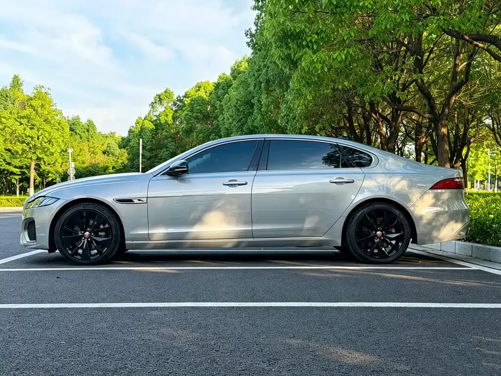 Jaguar XFL — фото 10