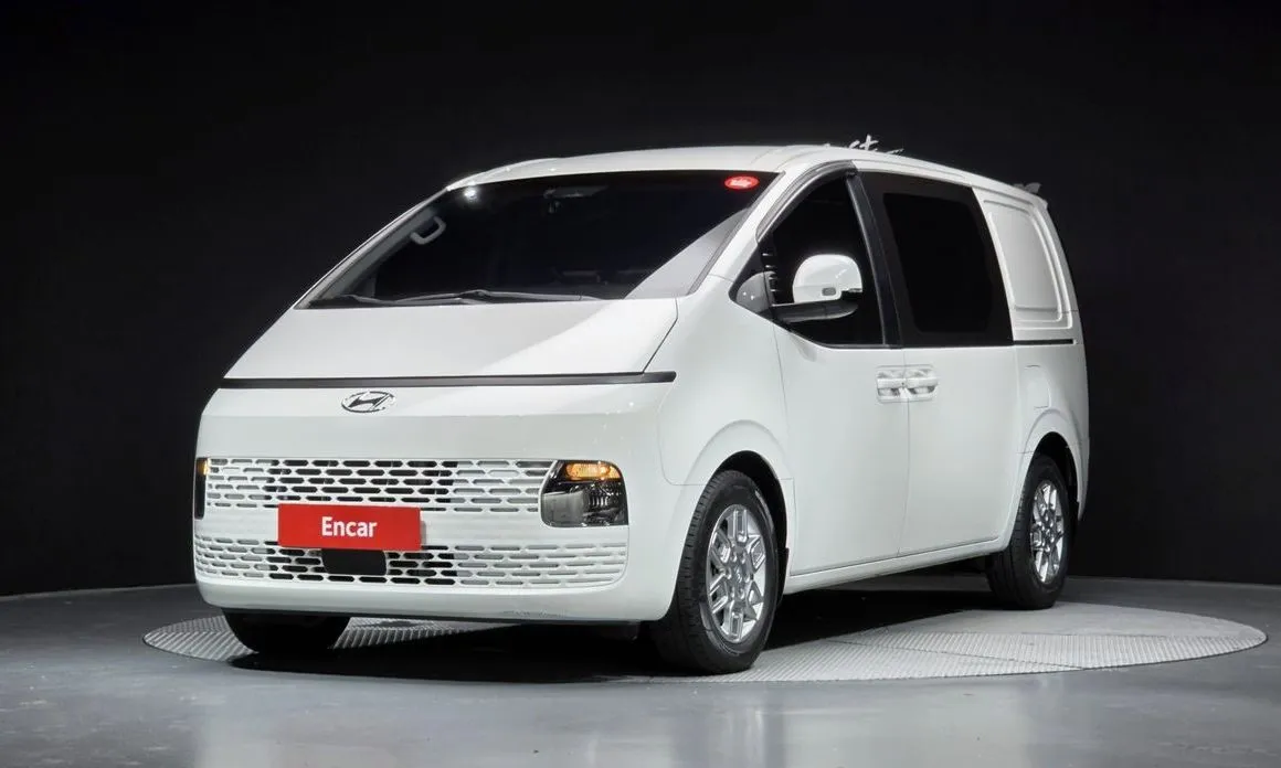 Hyundai Staria — фото 1