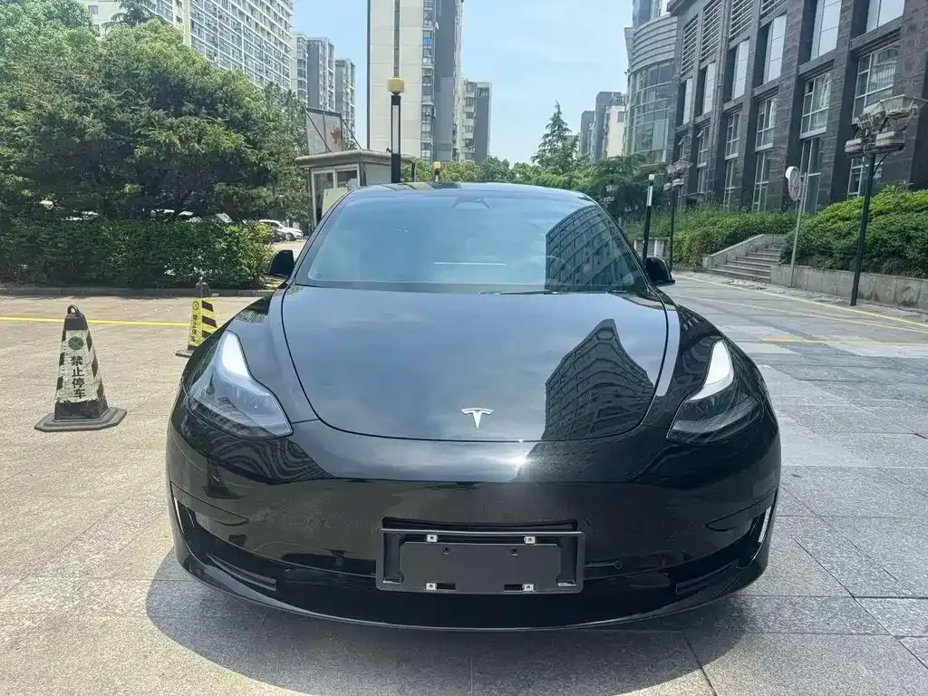 Tesla Model 3 — фото 10