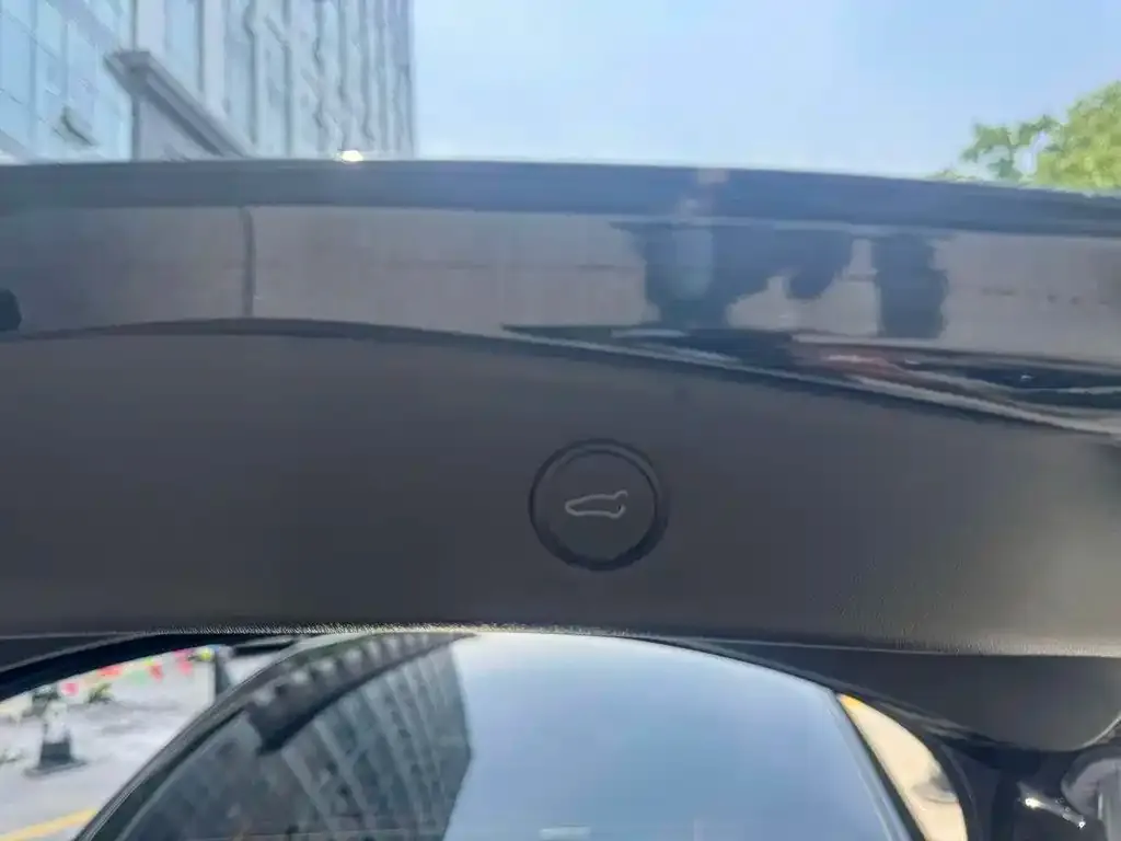 Tesla Model 3 — фото 3