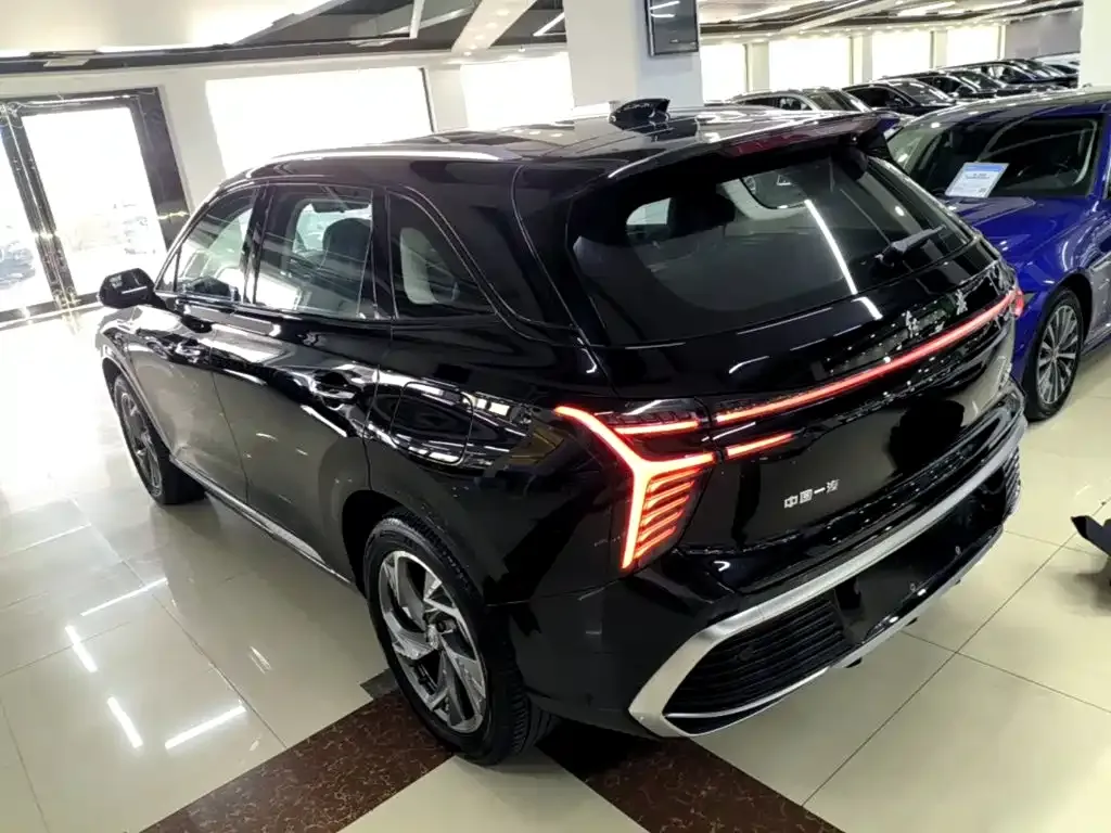 Hongqi HS3 PHEV — фото 4