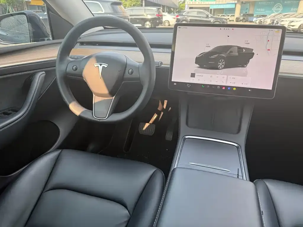 Tesla Model Y — фото 6