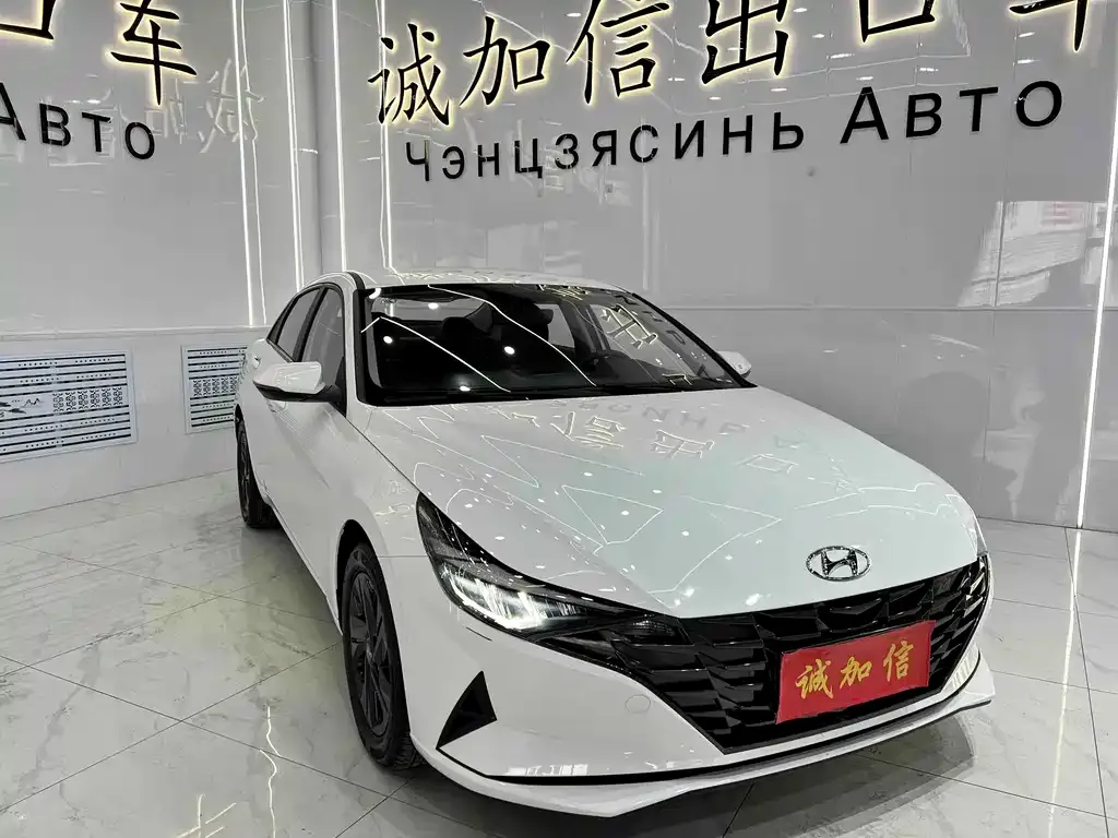 Hyundai Elantra — фото 4