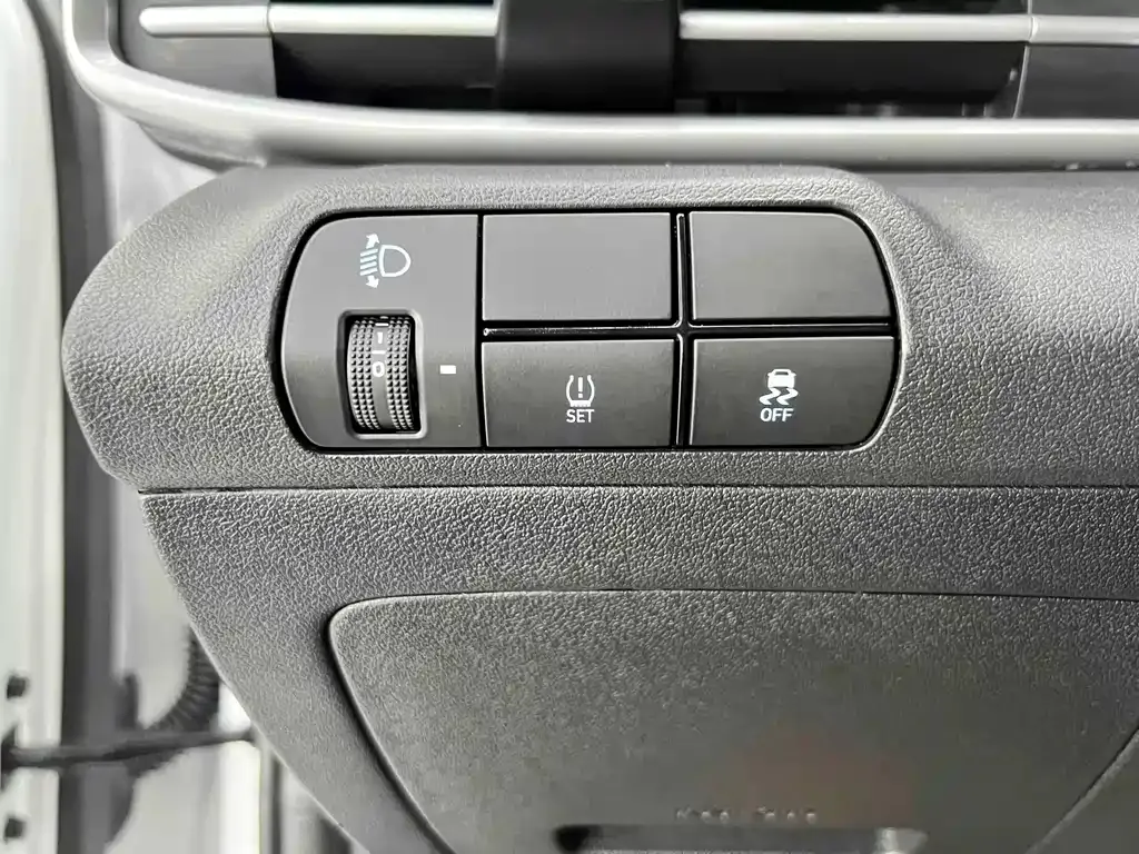 Hyundai Elantra — фото 8