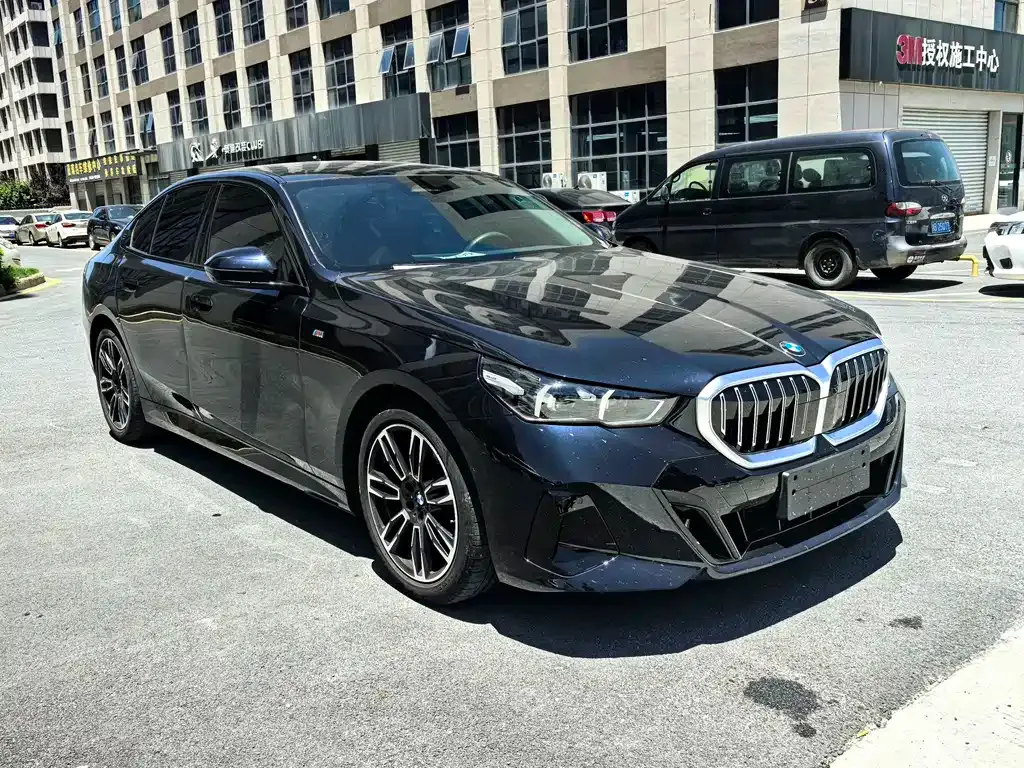 BMW 5 Series (Import) 2024 из CN, фото 10