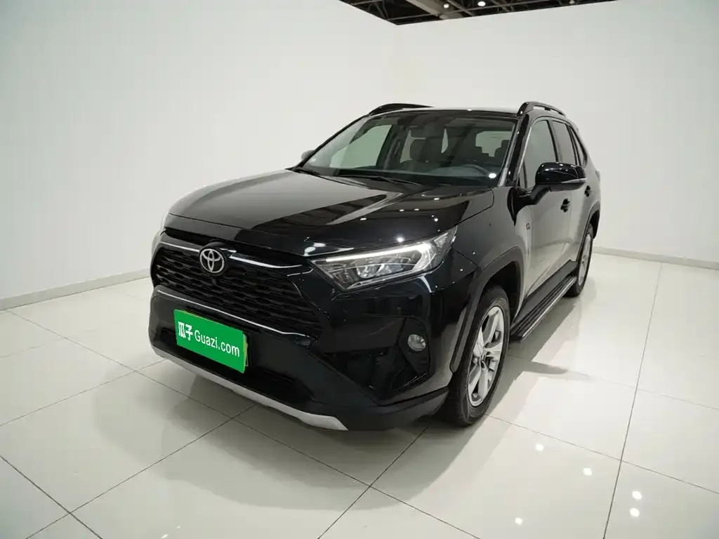 Toyota RAV4 — фото 5