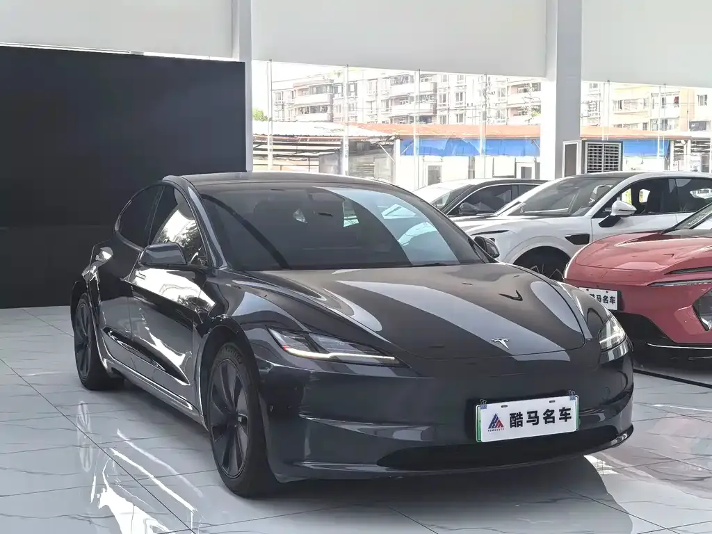 Tesla Model 3 — фото 7