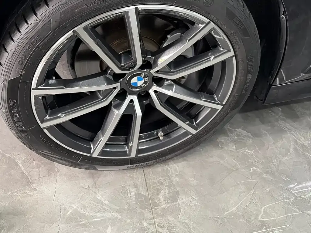 BMW 3 Series 2024 из CN, фото 7