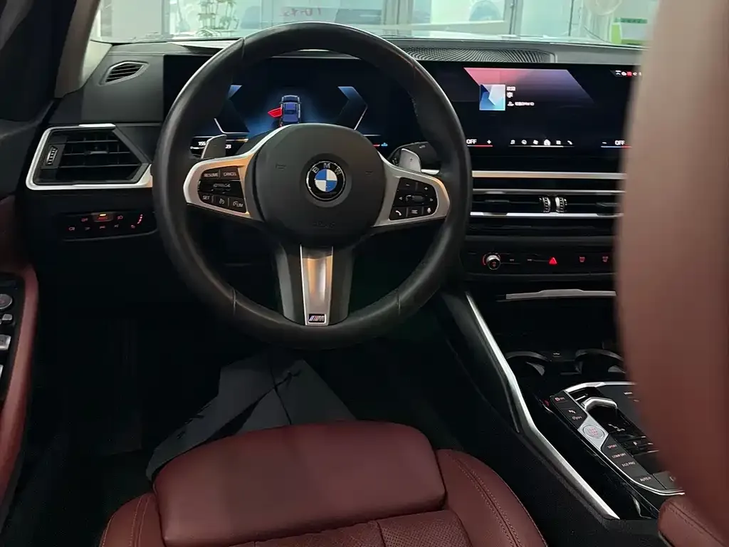 BMW 3 Series 2024 из CN, фото 2