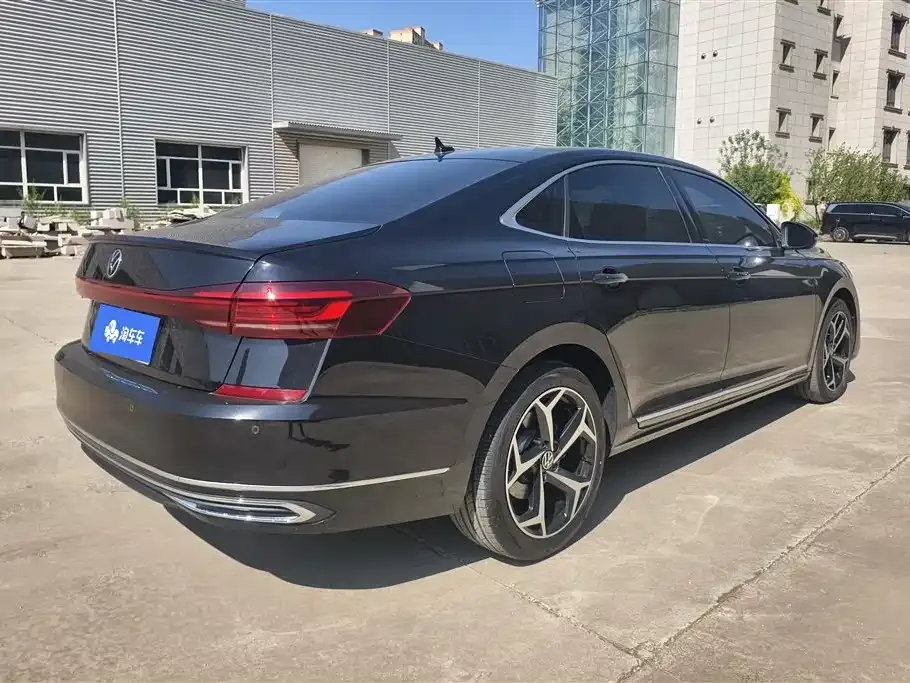 Volkswagen Passat — фото 9