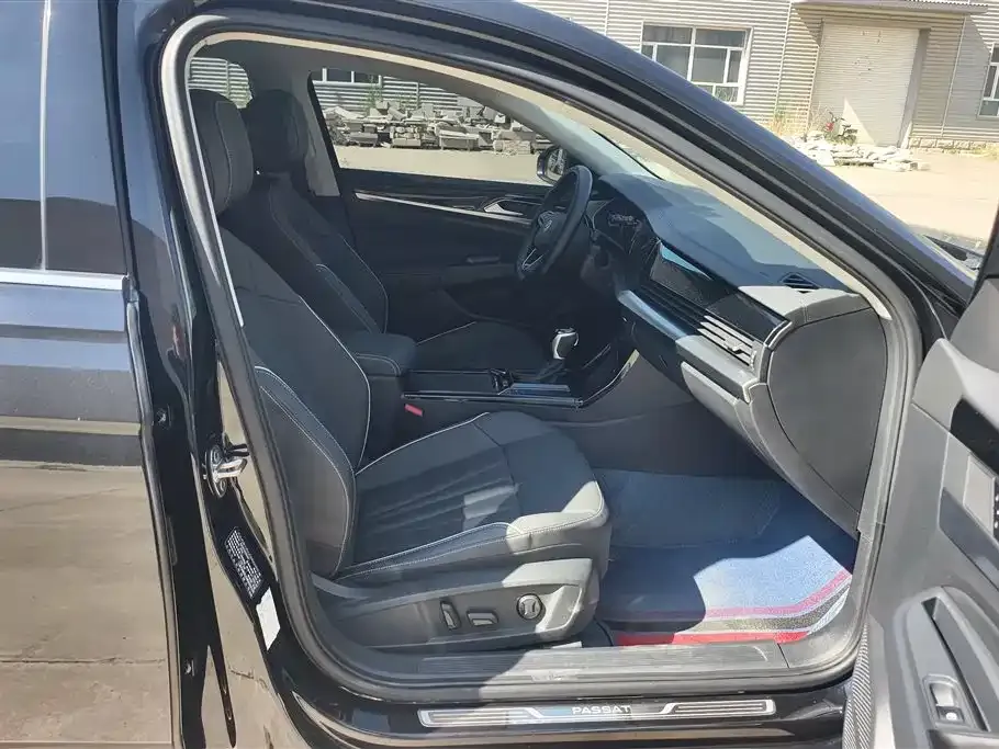 Volkswagen Passat — фото 6