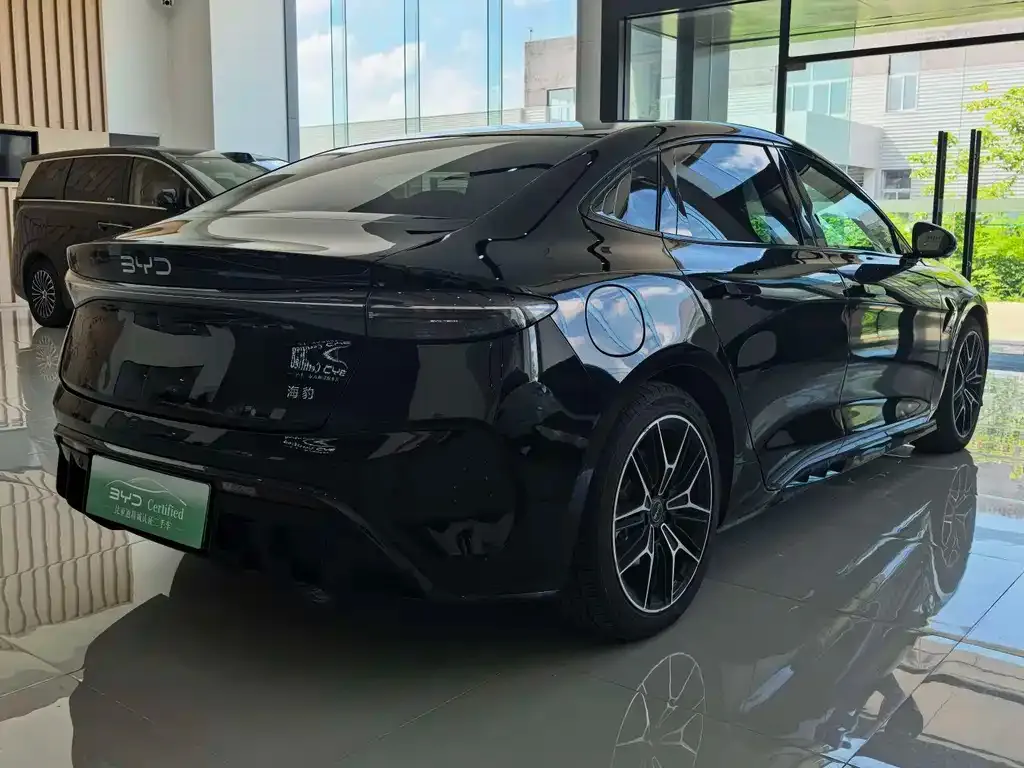 BYD Seal — фото 7