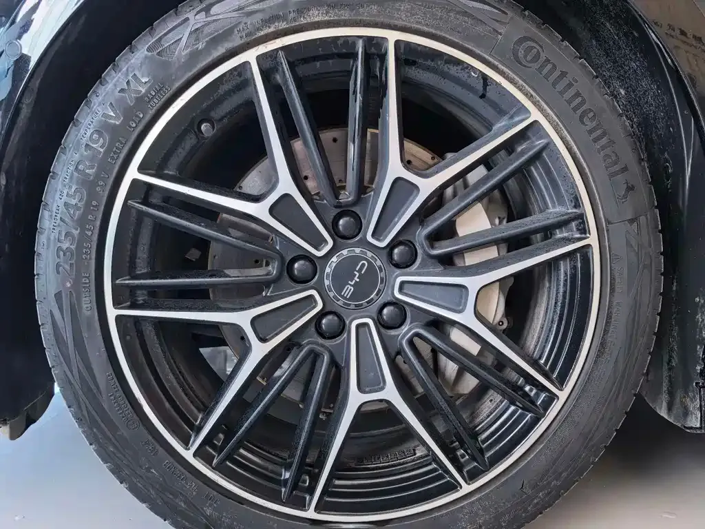 BYD Seal — фото 9