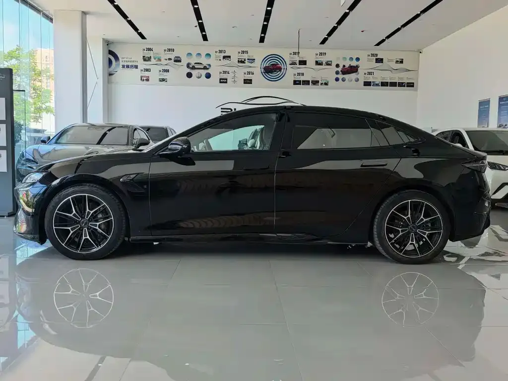 BYD Seal — фото 8
